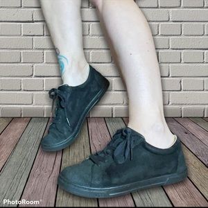 UGG Sneakers